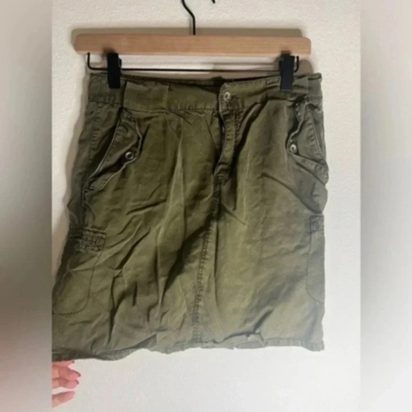Label of graded goods green cargo skirt♥️ - Picture 1 of 4